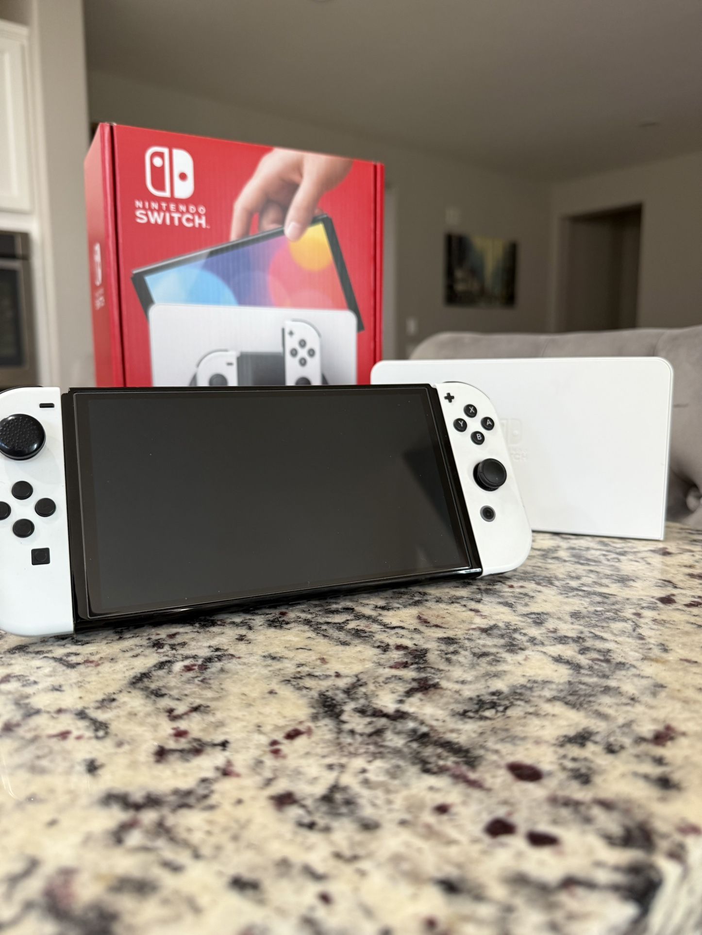 Nintendo Switch OLED – Excellent Condition + Charger & Dock