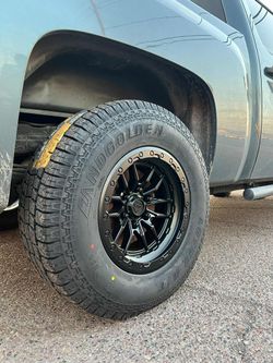 17x9 Rims And Tires 285/70/17 AT
