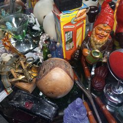 Tons Of Antiques And Vintage Items!!!