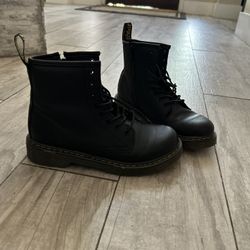 Dr. Martins