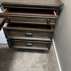 Nic dresser