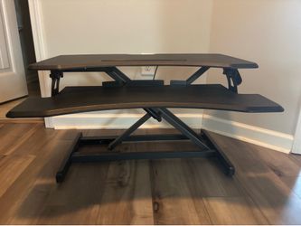 Adjustable Desktop Sit to Stand Workstation