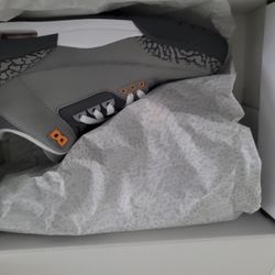 Air Jordan Retro 3       SZ8.5 