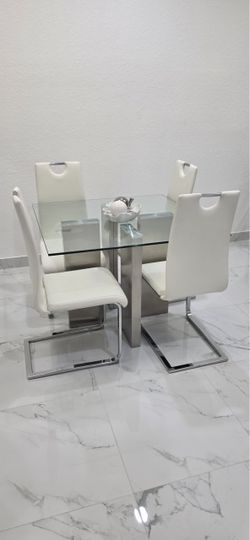 Dining set / Juego de comedor