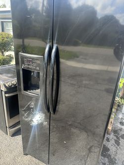 Ge Side By Side Refrigerator (black) 68/36/36