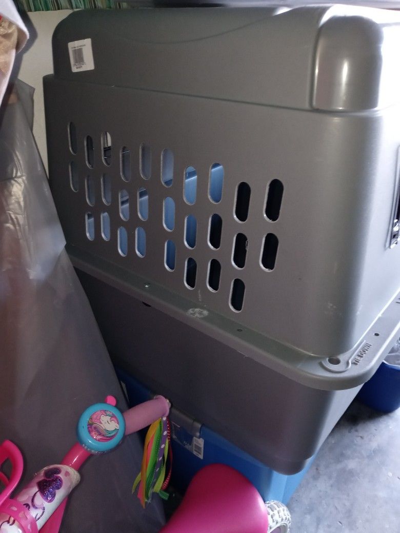 Dog Cage Like New