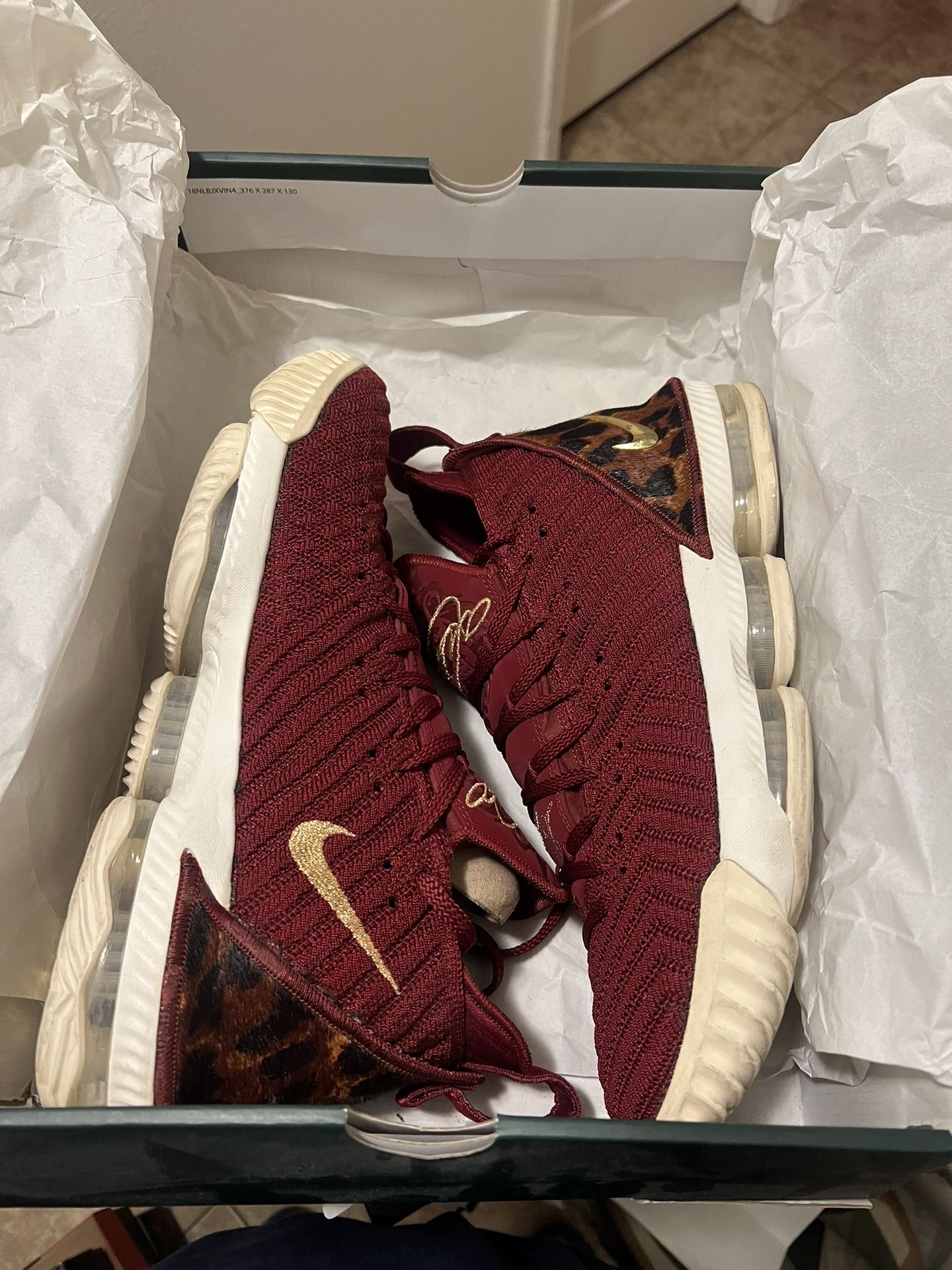 Nike LeBron 16 King