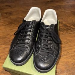 Gucci MEN'S ACE GG EMBOSSED SNEAKER Size 12 (Pre-Owned With Original Box)