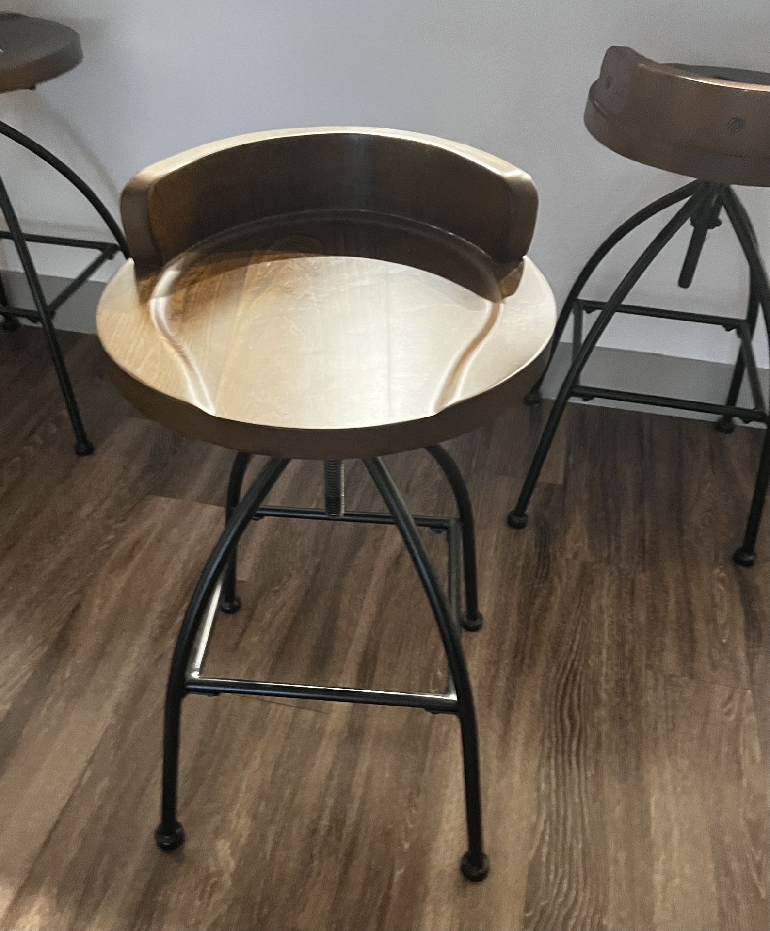 3 Adjustable Stools