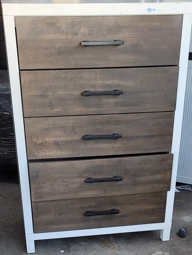 Dresser With Pop-up Mirror