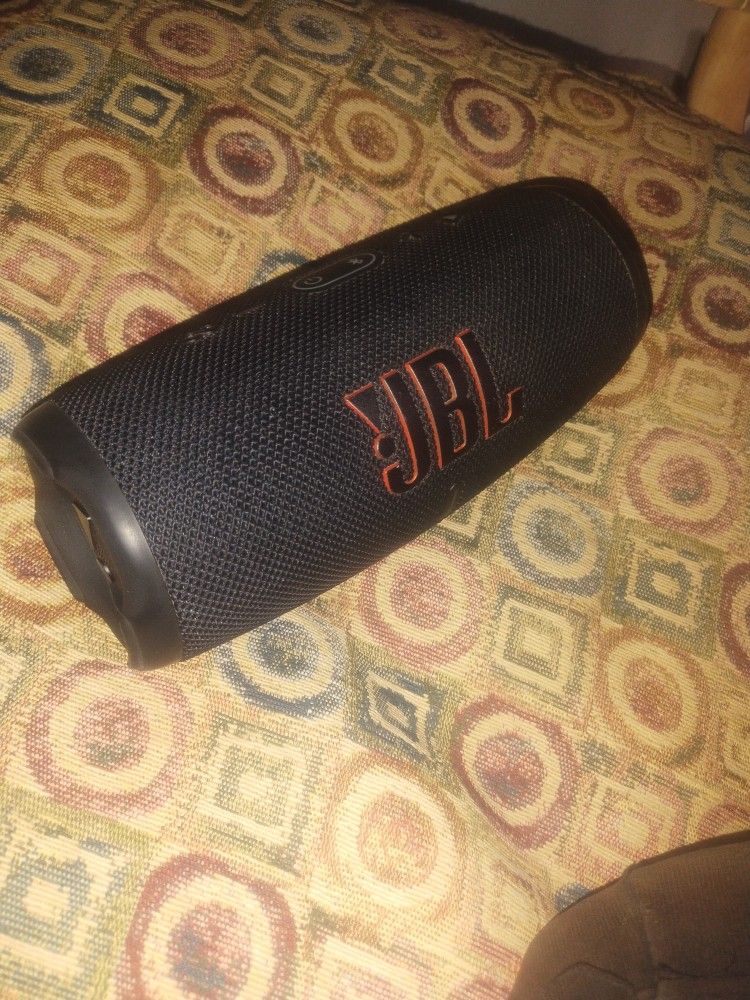 JBL CHARGE 5