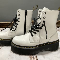 DR. MARTENS SMOOTH PLATFORM JADON BOOTS