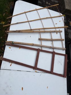 Misc gardening stuff - trellises, tomato cages, chicken wire