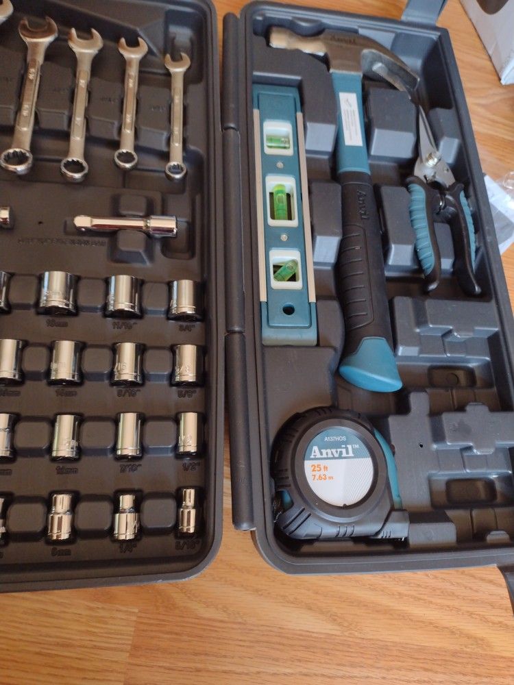 Anvil 137-Piece SAE and Metric Homeowners Tool Set