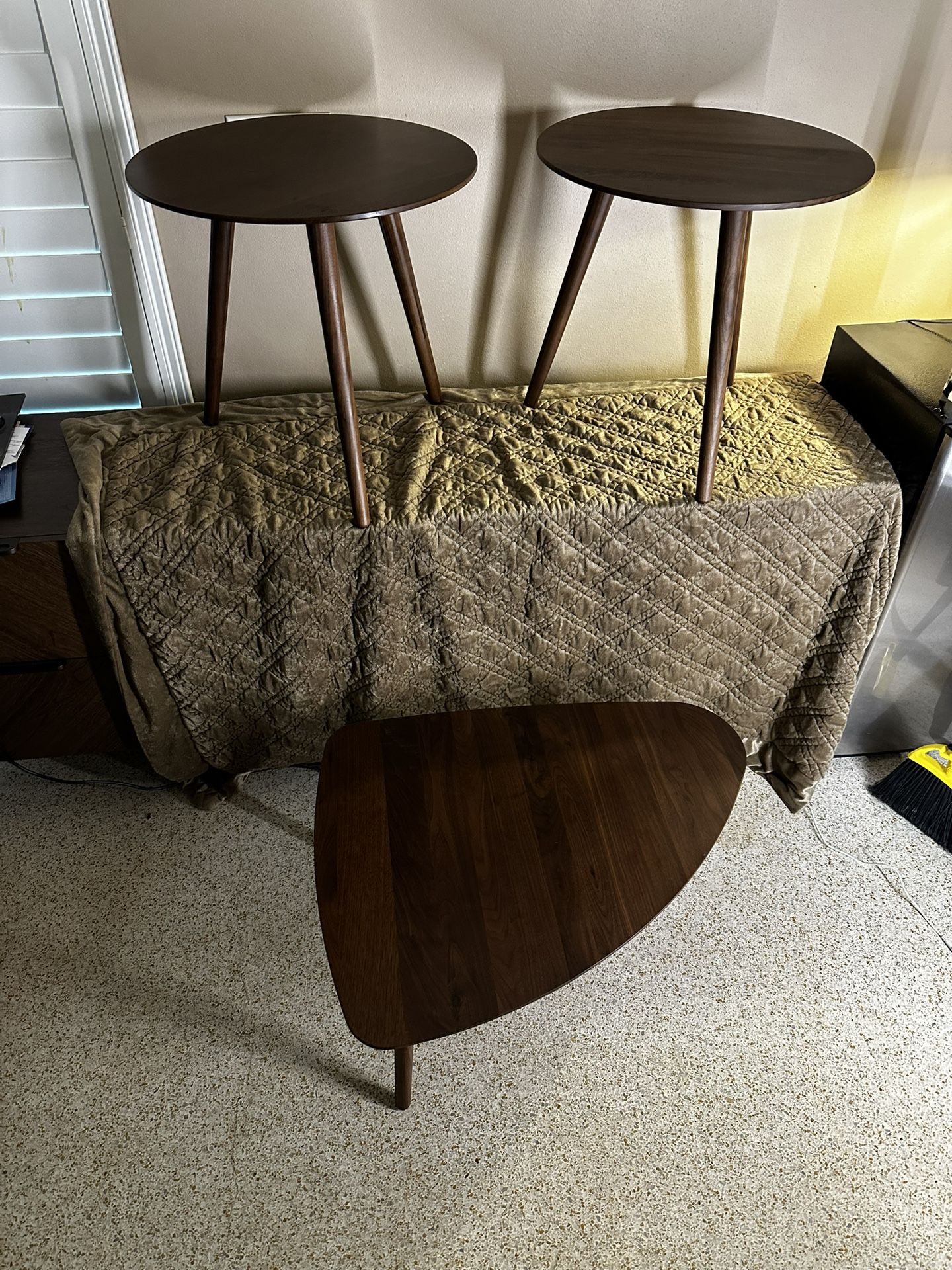 3 PC Coffee & End Table Set