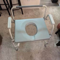 Extra Wide Heavy Duty Commode