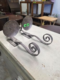 Beautiful pair of scrolled metal wall sconces, just $10 for the pair