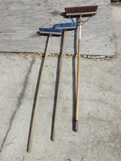 3 Shop Brooms