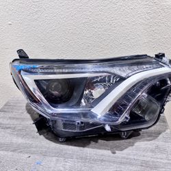 2016 To 2018 TOYOTA RAV 4 RH HEADLIGHT