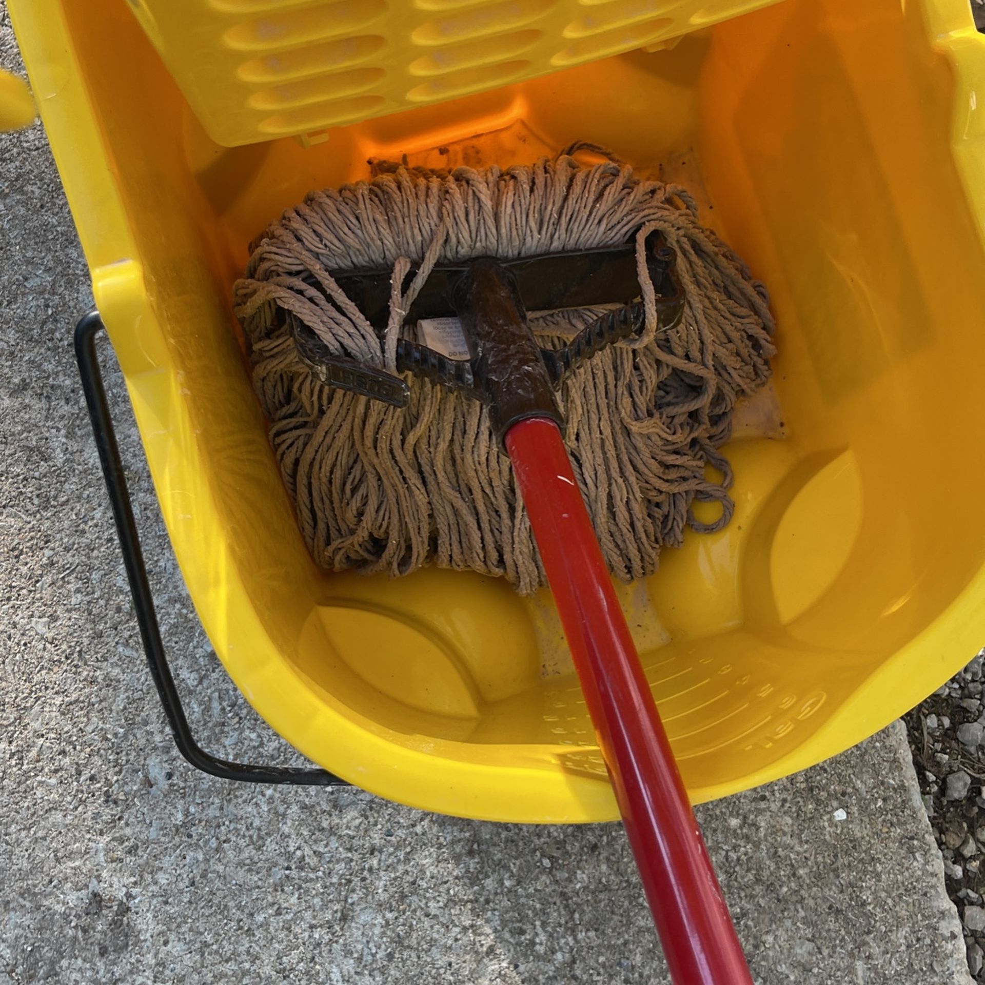 Libman Mop And Bucket for Sale in La Grange Park, IL OfferUp