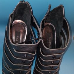 White House Black Market Silver Bronze Tone Heels Size. 6.5 M
