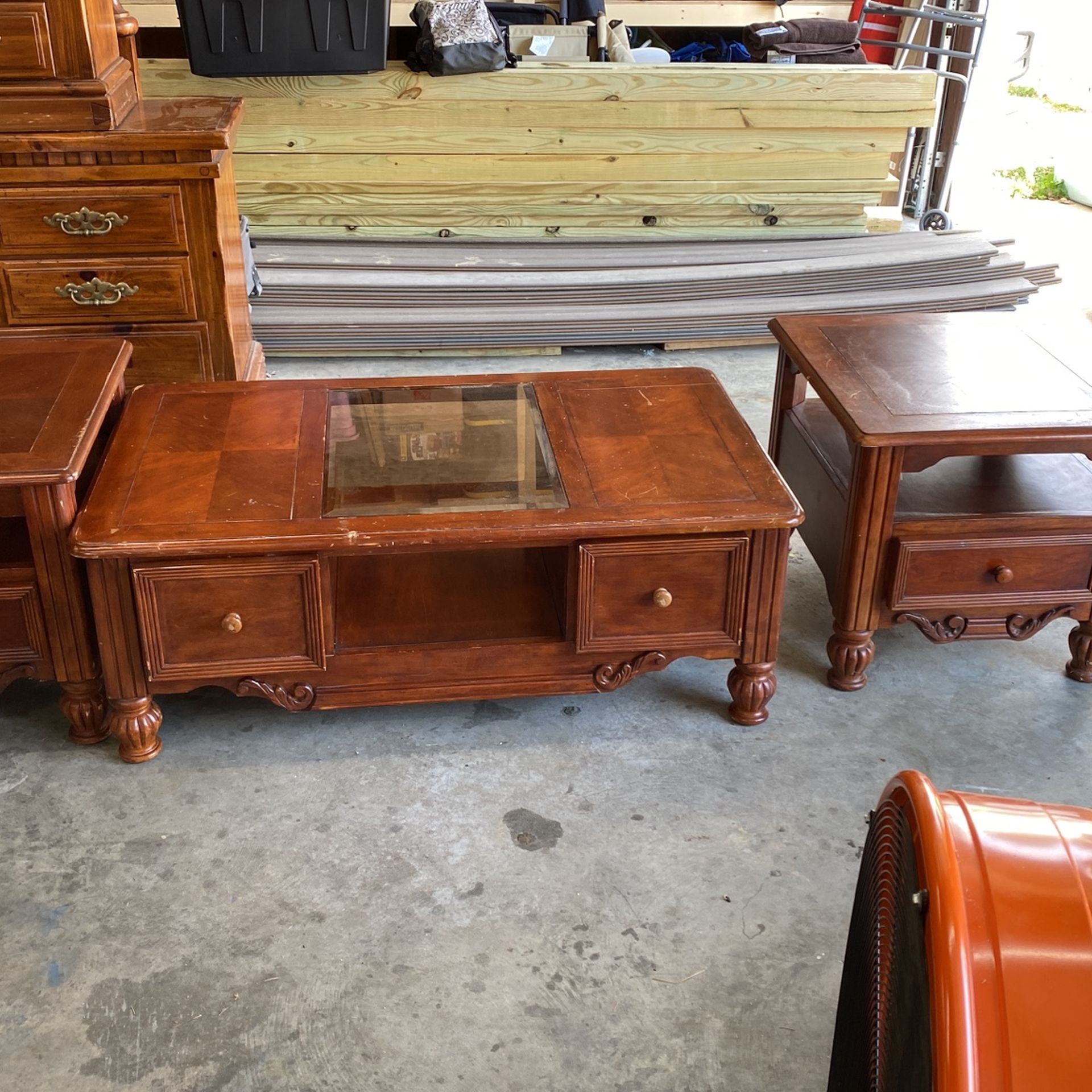 Coffe Table And End Tables