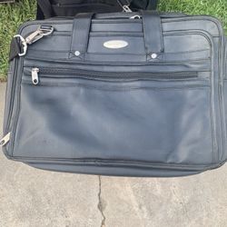 Black Leather Handbag Multiple Pouches And Zipper 