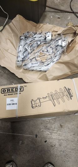 Front Spring Struts W/ lower control arms Fit 04-12 Chevy Malibu 05-10 Pontiac G6 /07-09 Saturn Aura