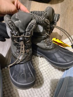 Kids Size 10 Snow Boots