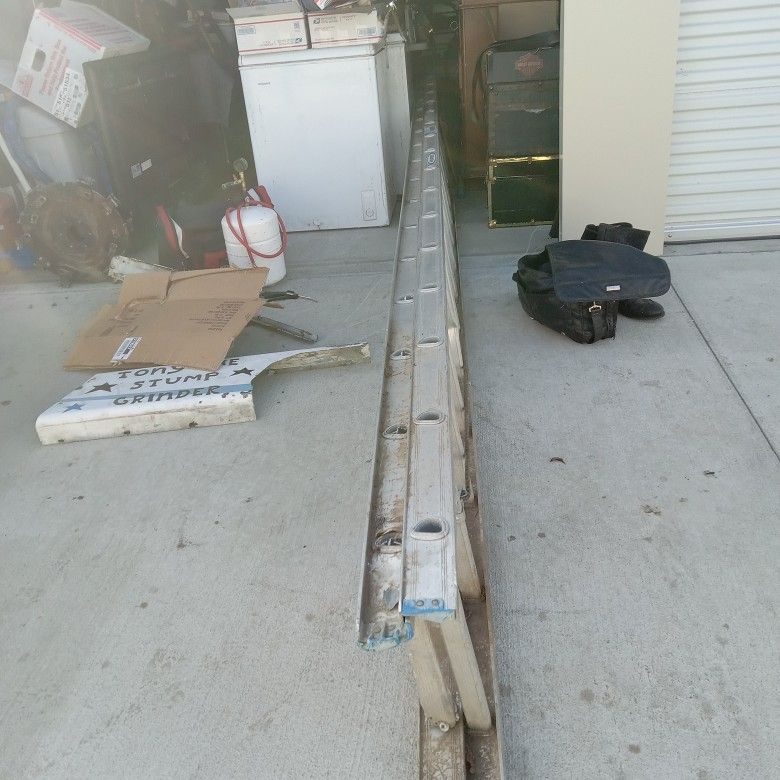 WERNER 32' Ft Alumimun Extention Ladder