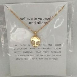 Davitu 1pcs Fashion Jewelry Believe in Yourself and Aliens Necklace Pendant for Women - (Metal Coolor: NL3054GD)