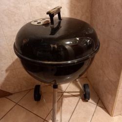18" Weber Charcoal Grill