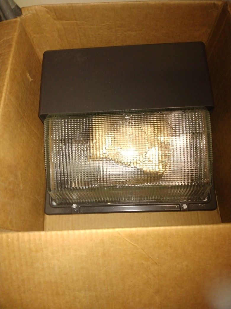 Lithonia lighting-TWH Cast/Glass wall pack