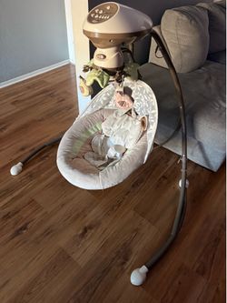 Baby swing