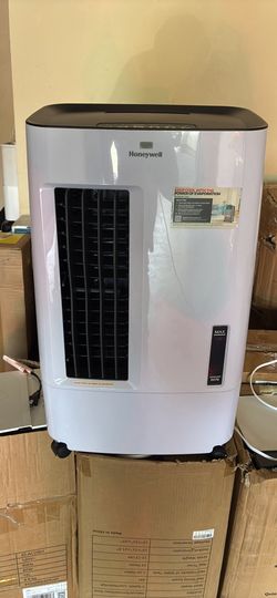 Honeywell 176 CFM Indoor Evaporative Air Cooler (Swamp Cooler) with Remote Control in White/Gray, CS071AE