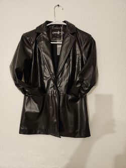 New Women's faux leather jacket size (S)
