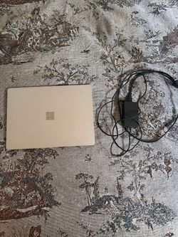 Microsoft Surface Laptop 3 (13.5”) – Intel Core i5 – 8GB RAM – 128GB SSD