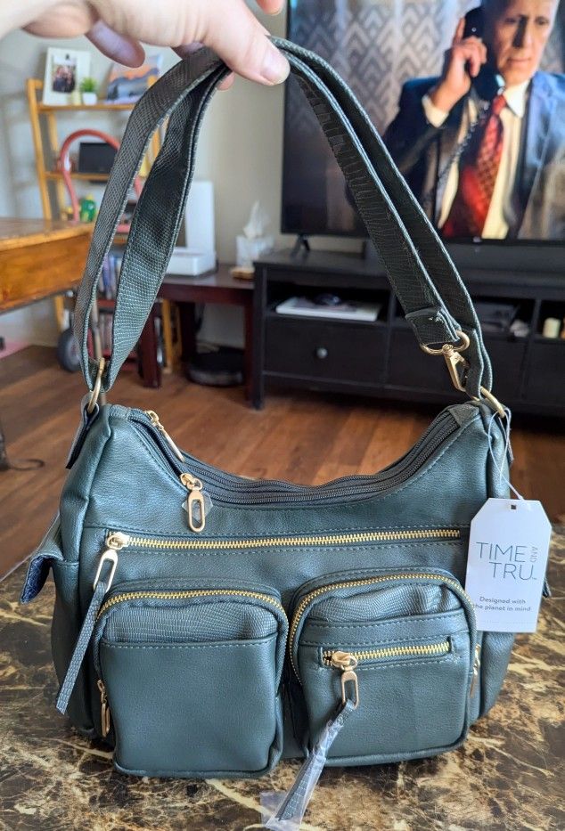 Women's Purse (New With Tags) Retails for $23