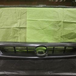 Main Grille 96-97 Toyota Corolla