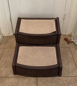 Free Carpeted Pet Stairs