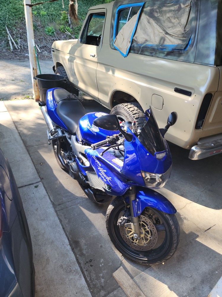 Honda 2003 Superhawk