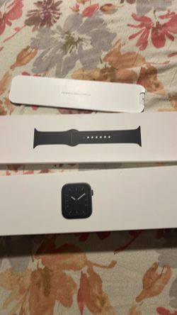 Apple Watch Series 4      44mm