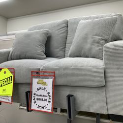 Loveseat 