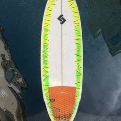 Surfboard - 5’6 Biscuit