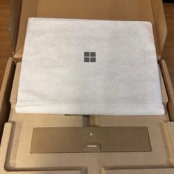 Microsoft Surface Laptop 4 15” Matte Black i7 16gb memory with 256Gb Drive. Warranty 6/25
