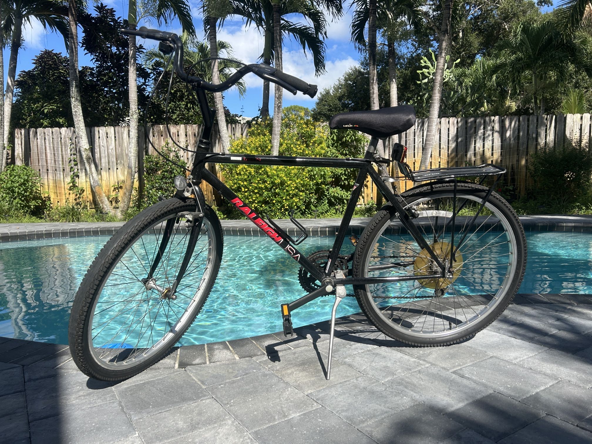 Men’s 19 inch black mountain bike