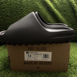 Yeezy Slides 