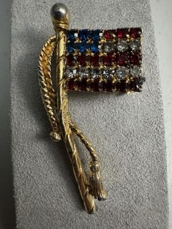 Vintage Brooch American Flag Retro Collectible Costume Jewelry Pin