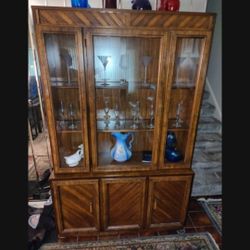 China / Curio Cabinet In Beautiful Shape, '2' Two Pieces Glass Shelves Beautiful, Front Door Service w/ Driveway Easy Pickup, Best Deal 💸💸