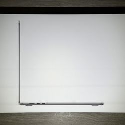 Apple MacBook Air 15” M3 (24 GB RAM, 512 GB SSD) - BRAND NEW